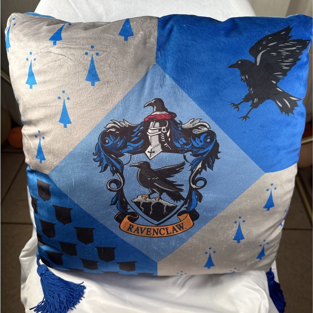 Harry Potter Ravenclaw Throw Pillow With Tassels Warner Bros Studio Tour 18’ EUC